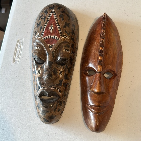 Handcrafted Tribal Masks in Brown and Tan 2 pieces - Picture 5 of 12